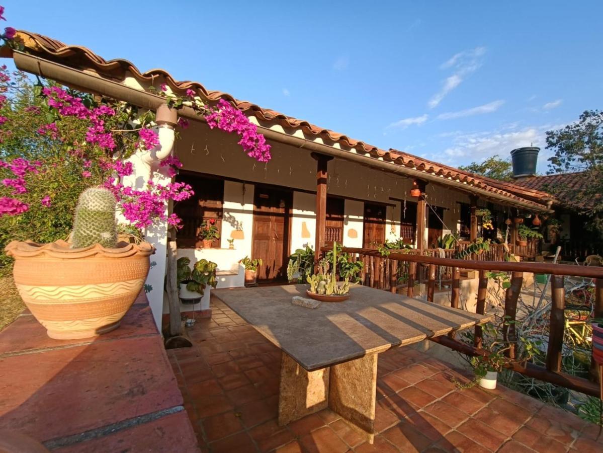 Hostal Santa Monica Barichara Esterno foto